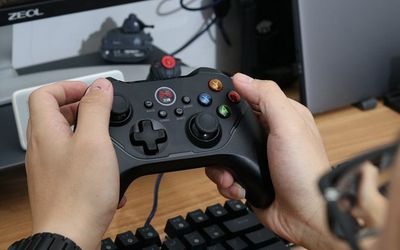 精準、絲滑,讓神操作不變形 北通阿修羅2 Pro無線游戲手柄體驗與游戲開發(fā)視角