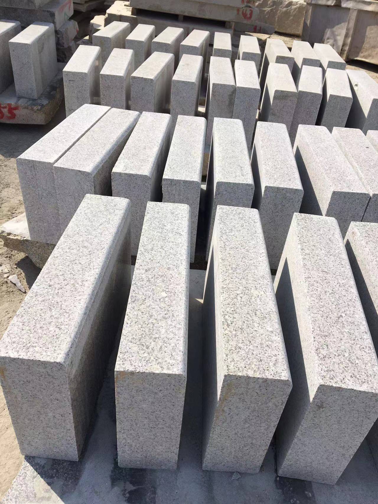 專業花崗巖石材廠家 地鋪石與路沿石的精細化加工與表面處理